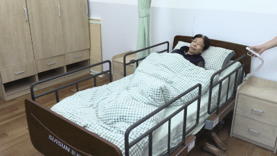 sunbet官网多职能电动护理床搭配智能生体特点监测仪.gif